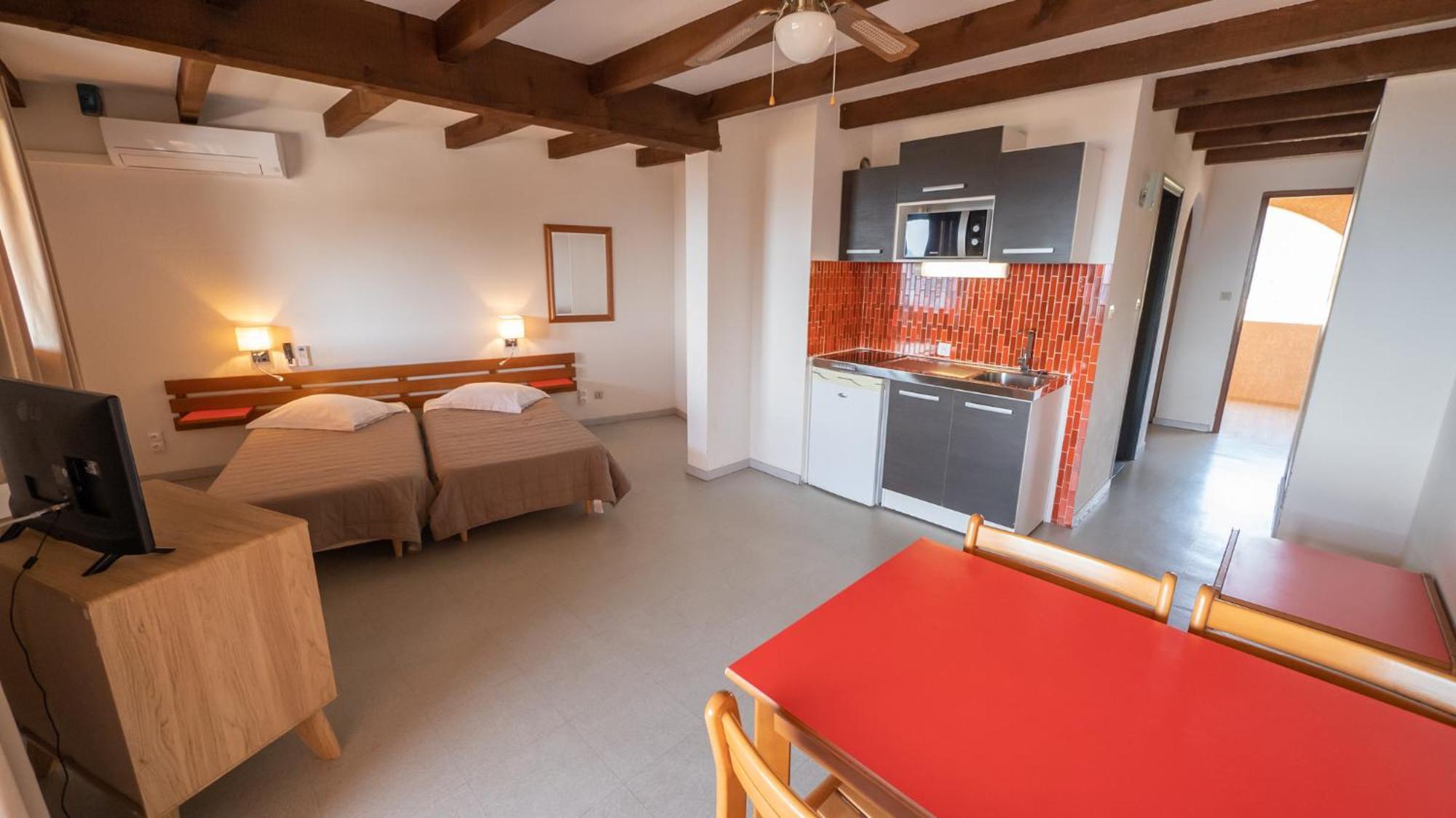 סאגון Le California Motel מראה חיצוני תמונה